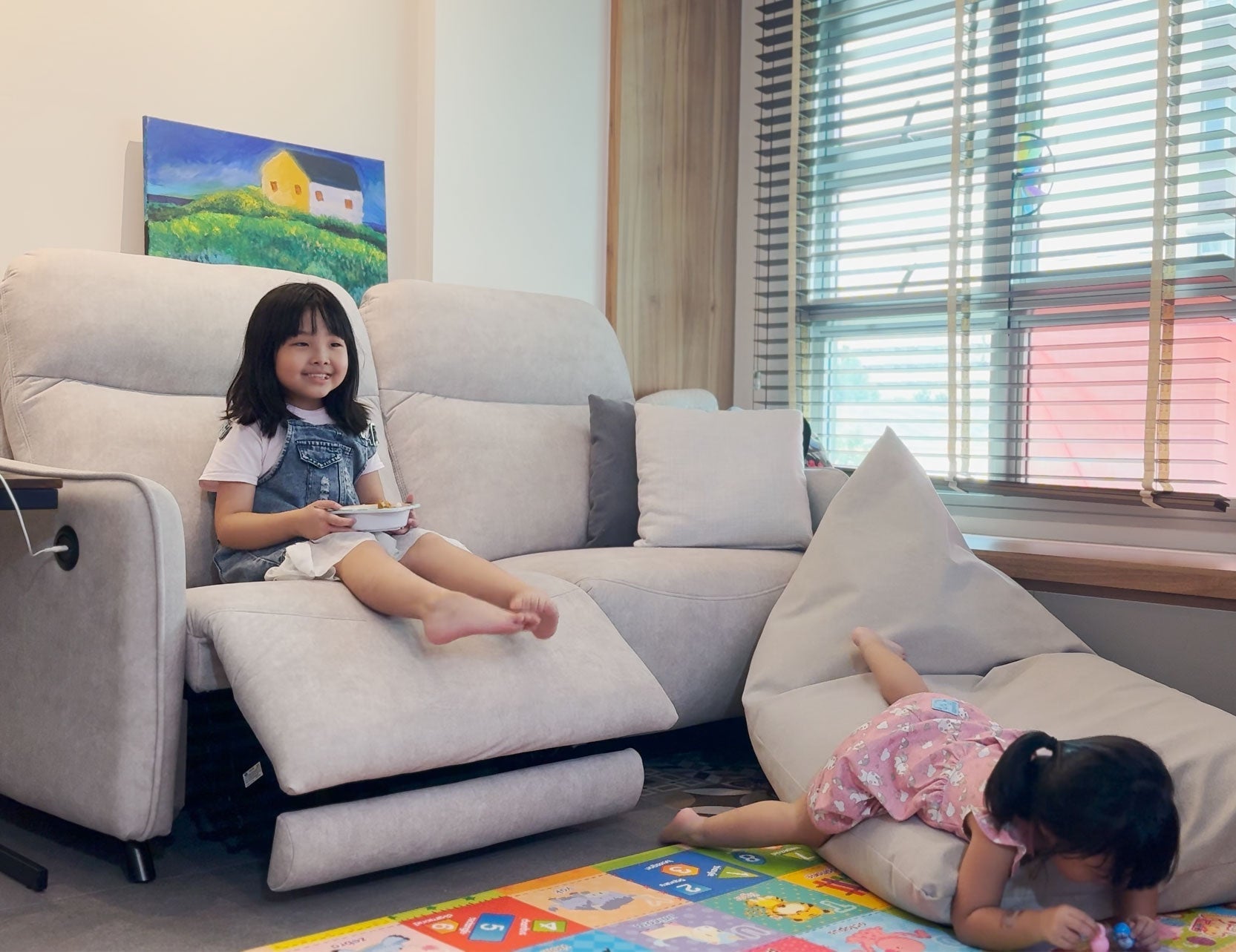 Designing a Family-Friendly Living Room: Furniture for Kids, Pets, and Parents Alike