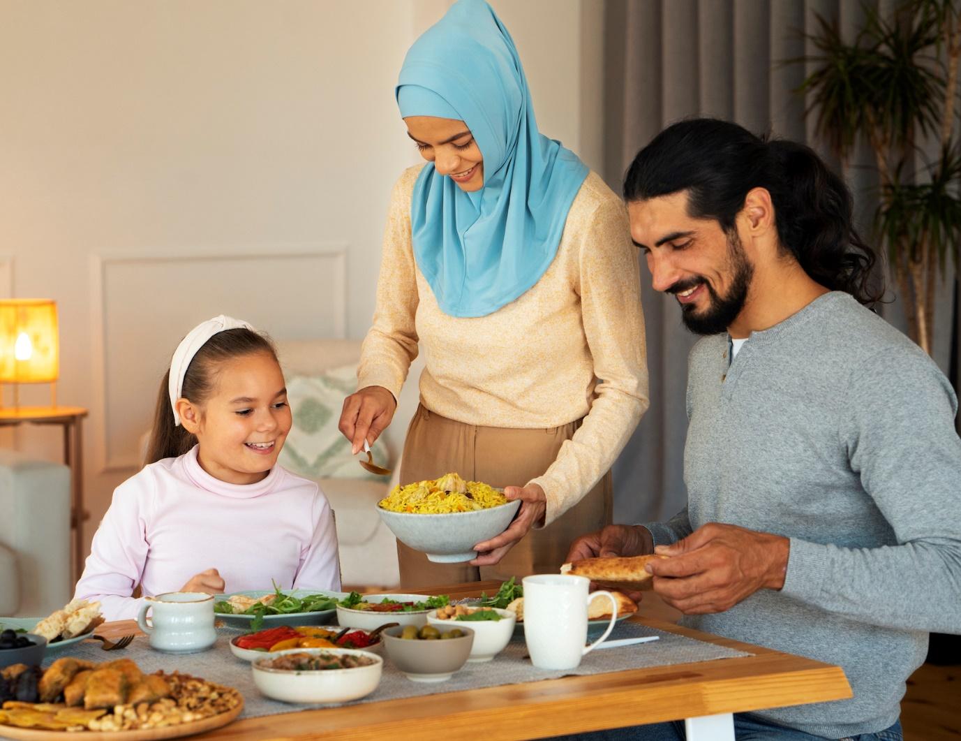 Choosing The Perfect Dining Table Shape For Hari Raya Puasa Celebrations In Malaysia
