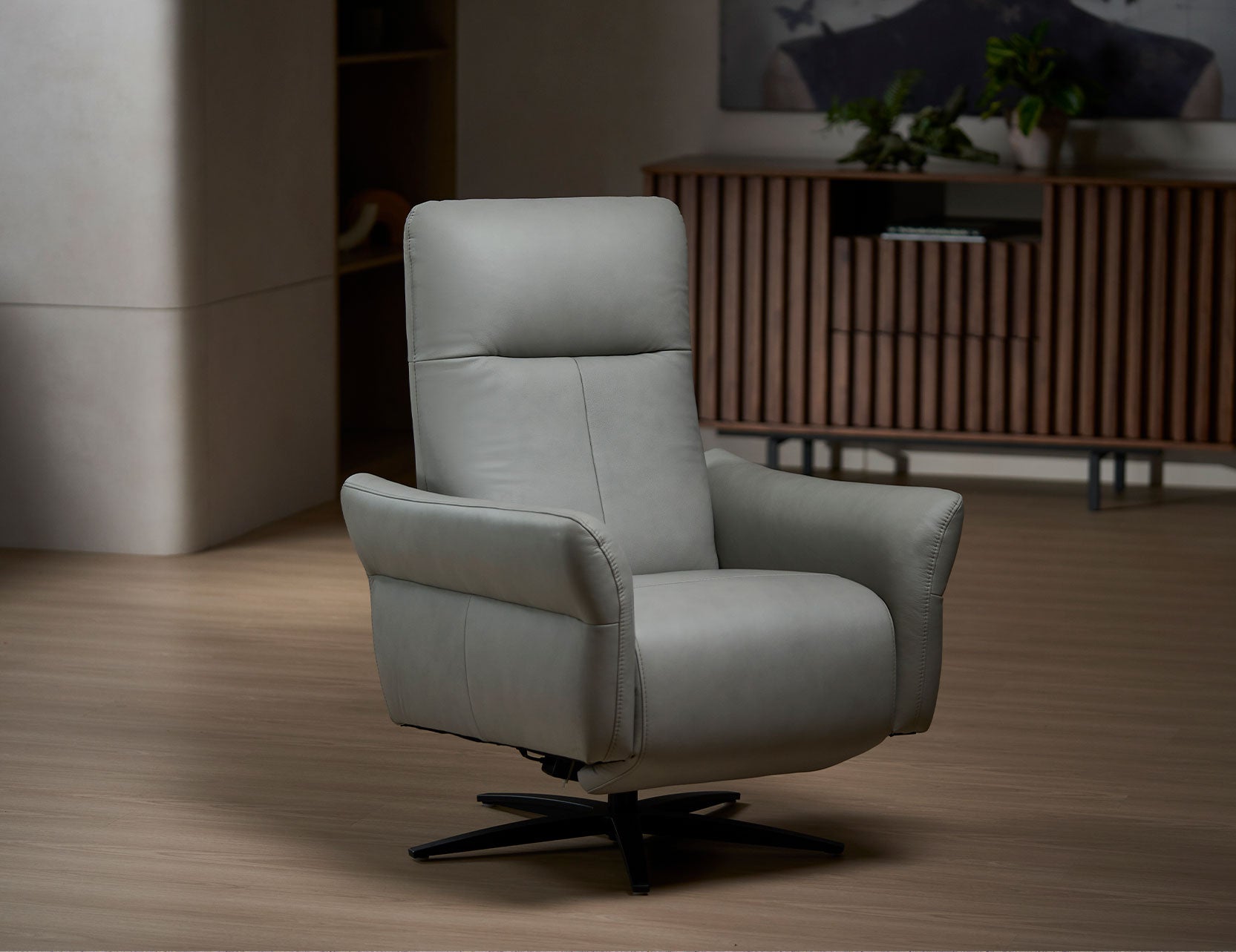VINGE Full Leather Single Motorised Recliner Sofa VINGE Full Leather Single Motorised Recliner Sofa