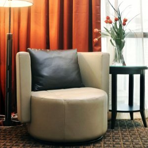 Club Swivel Leather Armchair Club Swivel Leather Armchair